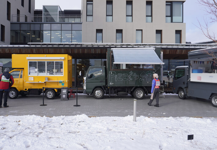 複数のキッチンカーが連携して支援する体制づくり