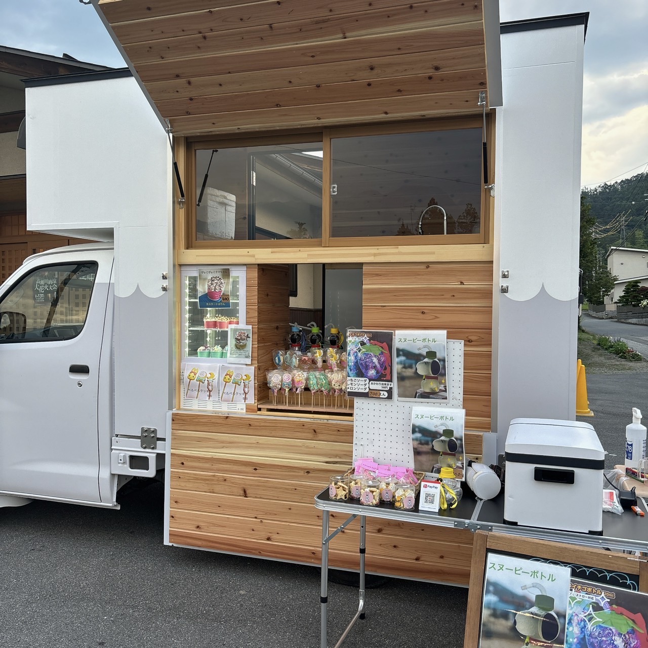 うめけん キッチンカー グッズ まとめ売り 営業風景-IMG_5082.jpeg